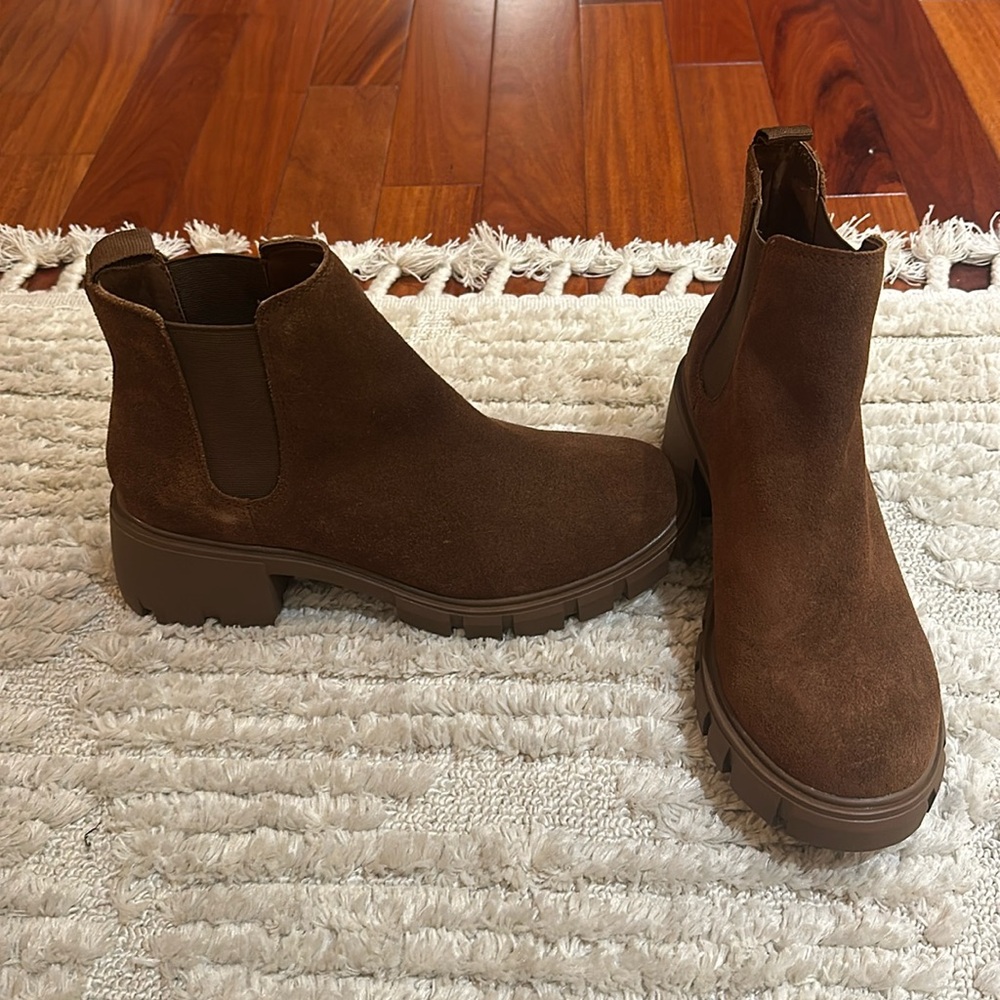 New Steve Madden suede Chelsea lug boot - Picture 1 of 5